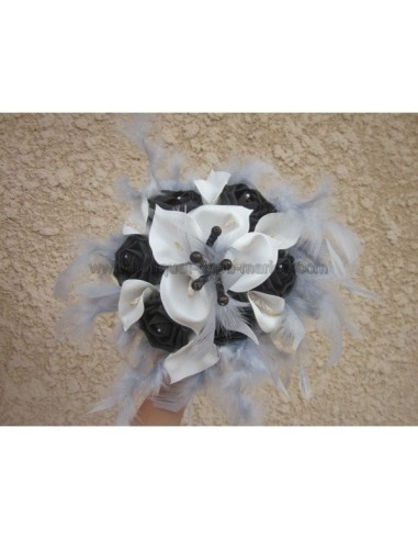 Bouquet de la mariée Elégant fait d'arums et roses noir, blanc, gris