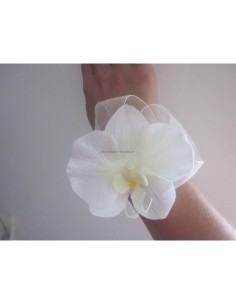 Bracelet de fleurs de mariage fait avec une orchidée ivoire, blanche 2