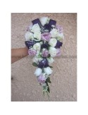 Bouquet mariage retombant style Parme et Prune avec perles, roses