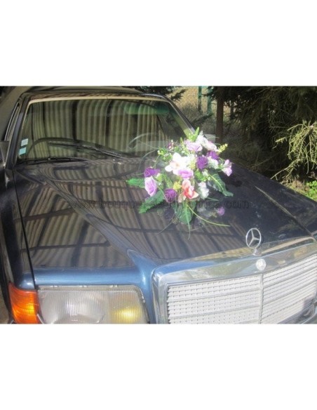 Décoration de voiture de mariage: Bouquet de fleurs parme et violet