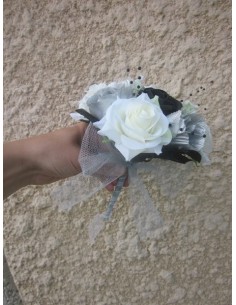 Bouquet demoiselle d'honneur avec roses noires, argent+strass, tulle 2