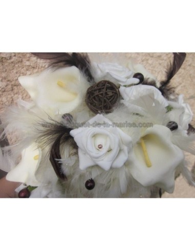Bouquet de Mariage stylé thème ivoire, chocolat et plumes