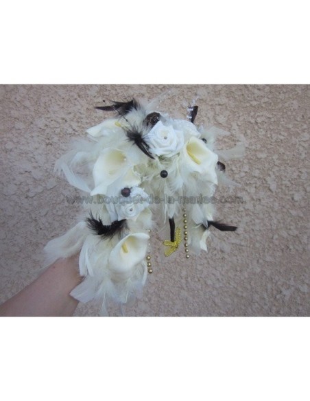 Bouquet de Mariage stylé thème ivoire, chocolat et plumes