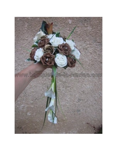 Bouquet mariage arums et roses chocolat