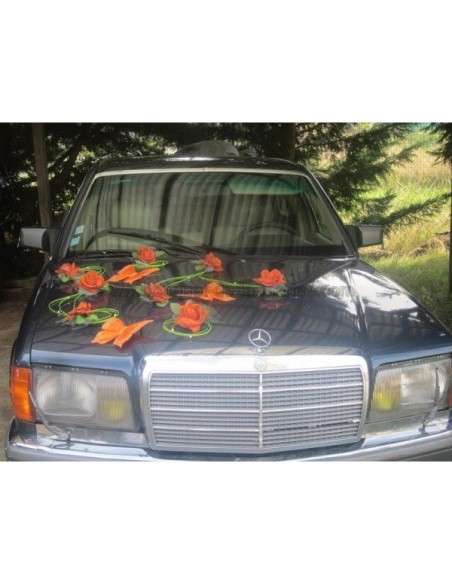 Decoration de voiture mariage orange et vert avec papillons