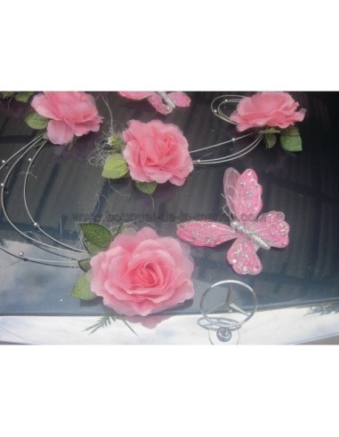 Déco voiture pour mariage thème rose et argent avec des papillons