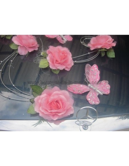 Déco voiture pour mariage thème rose et argent avec des papillons