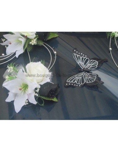 Décoration de voiture de mariage noir, blanc, argent avec papillons