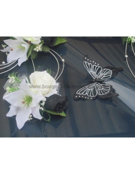 Décoration de voiture de mariage noir, blanc, argent avec papillons