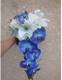 Bouquet de Mariée Tombant fait avec de belles orchidées bleues