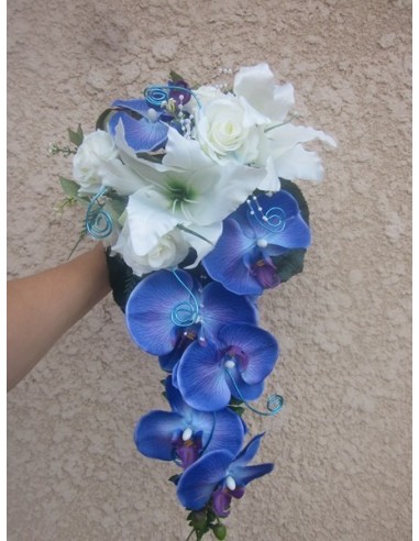 Bouquet de Mariée Tombant fait avec de belles orchidées bleues