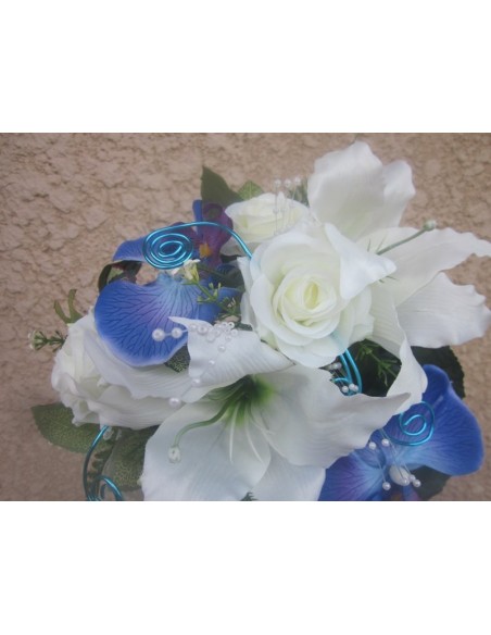 Bouquet de Mariée Tombant fait avec de belles orchidées bleues