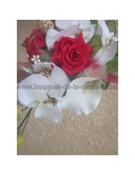 Splendide Bouquet demoiselle d'honneur fait d'orchidée et d'arums Splendide Bouquet demoiselle d'honneur fait d'orchidée et d'arums