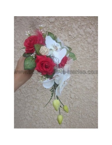 Splendide Bouquet demoiselle d'honneur fait d'orchidée et d'arums