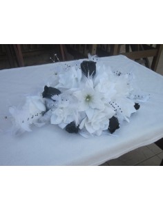 Décoration table de mariage avec des Lys et roses noires et blanches 2