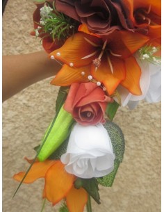 Bouquet Mariage Cascade thème Chocolat Orange avec roses et lys 2