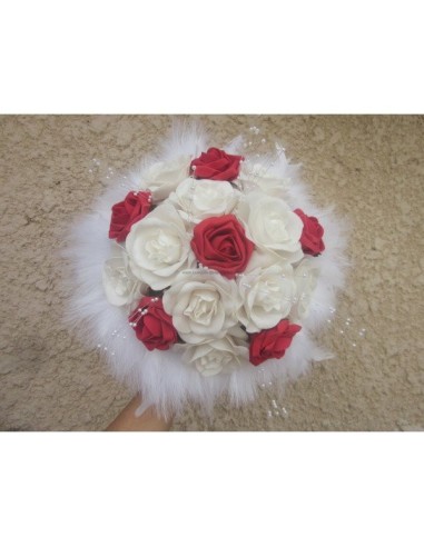 Bouquet de mariee parme et blanc plumes