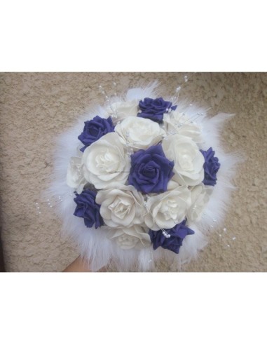 Bouquet de mariee parme et blanc plumes