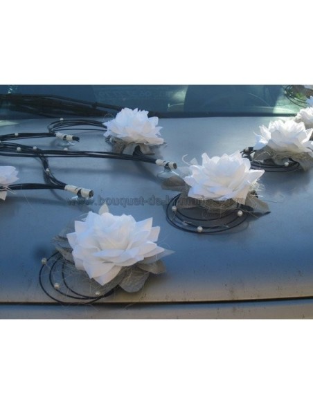 Belles Compositions florale pour mariage thème noir et blanc perlé