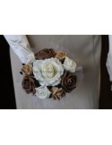Bouquet demoiselle d\'honneur fait avec des roses chocolat, caramel