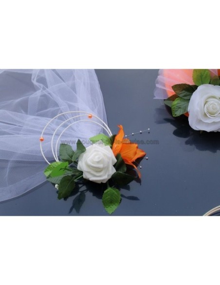 Décoration voiture mariage blanc et orange chapeau