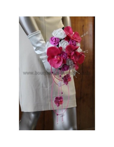 Ravissant Bouquet de mariee cascade thème fuchsia avec diamants