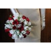 bouquet mariée bordeaux et ivoire roses