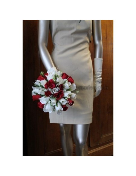 Bouquet de mariée thème bordeaux et ivoire avec de belles roses