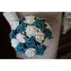 Bouquet rond turquoise bleu,blanc et diamantes