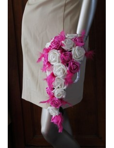 Bouquet de Mariage Cascade thème Fuchsia avec Roses & Plumes