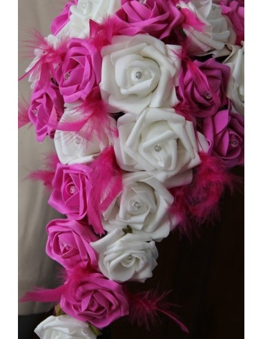 Bouquet de Mariage Cascade thème Fuchsia avec Roses & Plumes