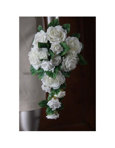 Bouquet Mariage Cascade avec des Roses couleur Ecru, feuilles