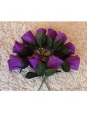 Dix Boutonnières de mariage couleur prune avec des feuilles vertes
