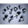 10 Boutonnières noir et blanc plumes