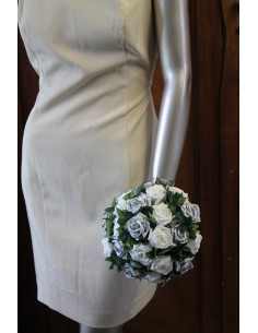 Bouquet de mariage blanc et gris argent avec roses, feuilles, diamant 2