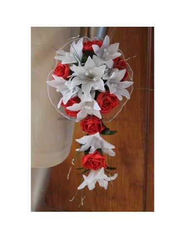 Bouquet tombant lys roses et perles rouge et blanc