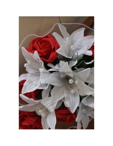 Bouquet de Mariée tombant thème lys, roses, perles rouge/blanc