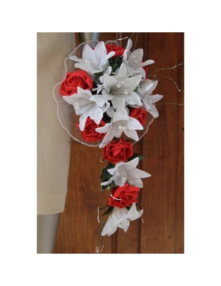 Bouquet de Mariée tombant thème lys, roses, perles rouge/blanc