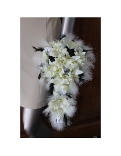 Bouquet mariage cascade thème perles et plumes ivoire, noir et gris