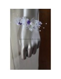 Bracelet de mariage fait avec des roses, des perles et un papillon!