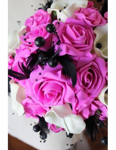 Bouquet de mariage Gothique thème fuchsia avec roses et arums