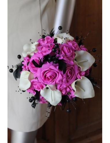 Bouquet de mariage Gothique thème fuchsia avec roses et arums