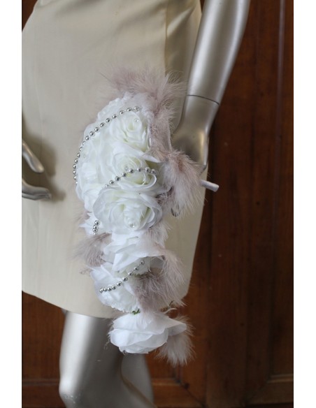 Bouquet de mariée cascade original couleur blanc, taupe gris, argent 