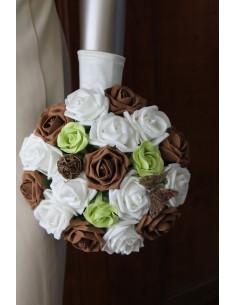 Bouquet mariée Rond thème Anis avec roses chocolat, papillon