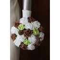 Bouquet mariée Rond thème Anis avec roses chocolat, papillon