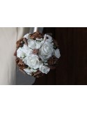 Bouquet Mariée Rond avec Roses Chocolat, Blanc et Perles