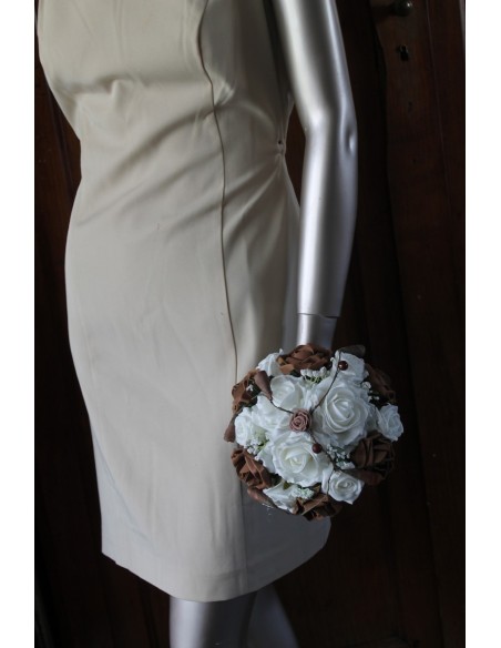 Bouquet Mariée Rond avec Roses Chocolat, Blanc et Perles