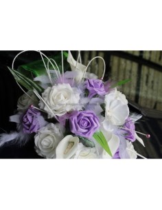 Composition florale pour voiture de mariage avec des orchidée parme 2