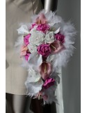 Bouquet de mariage cascade avec Arums, Roses et Diamants Fuchsia