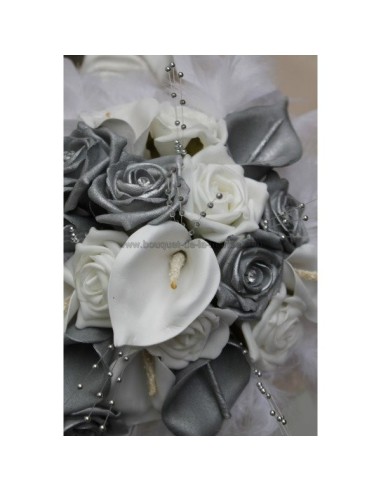 Bouquet Fleurs Mariage Cascade thème Arums & Roses gris et blanc
